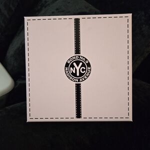 Bond No. 9 Madison Avenue Perfume Box